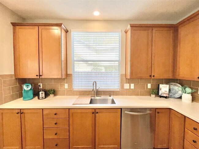 Building Photo - 46 Flickering Sun Ct