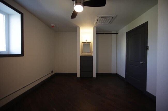 Building Photo - 201 S Chaparral St
