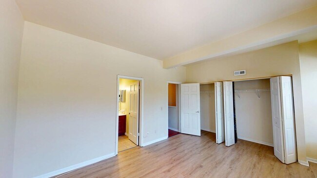 Building Photo - 3861-3869 McRee