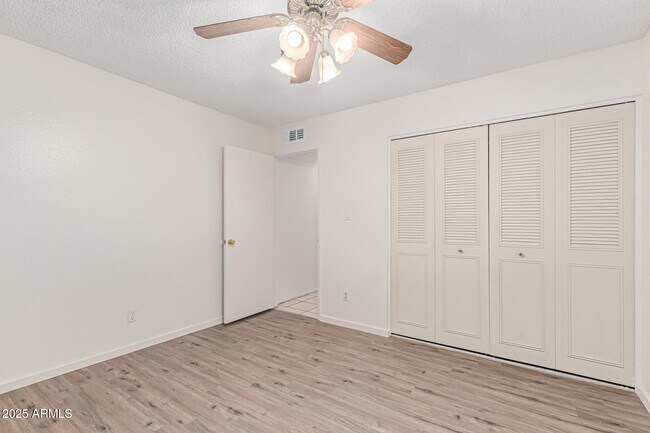 Building Photo - 5528 W Calavar Rd