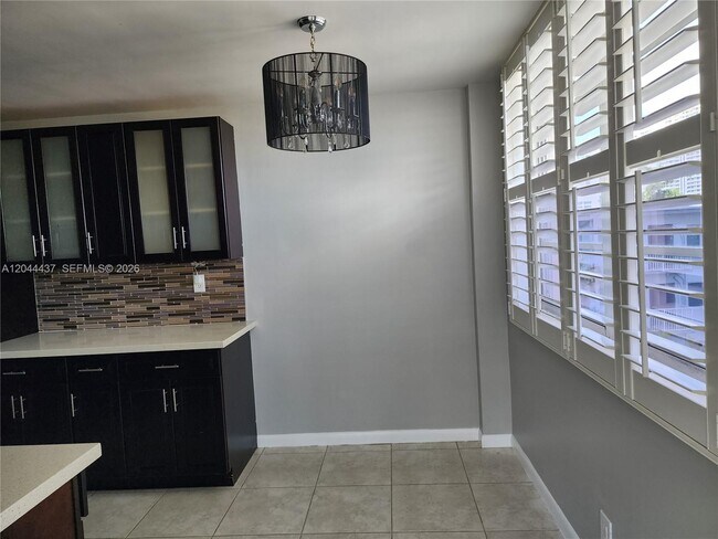 Building Photo - 3161 S Ocean Dr