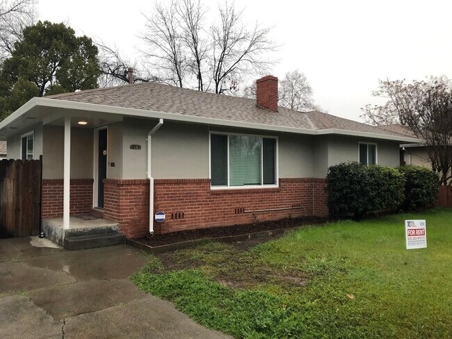 Building Photo - 3953 7th Ave