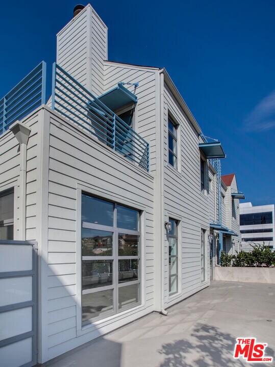 Building Photo - 1358 4th St