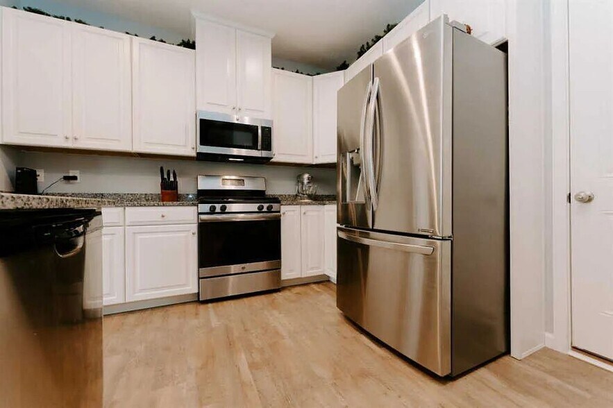 Building Photo - 3297 Cres Falls Way