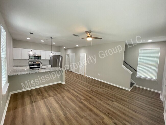 Building Photo - 517 Olive Branch Way