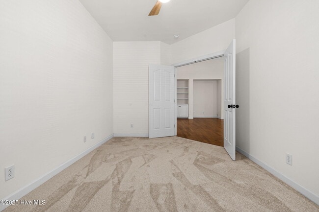 Building Photo - 943 Sandpiper Bay Dr SW