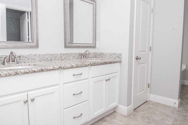 Building Photo - 5567 Galaxy Dr