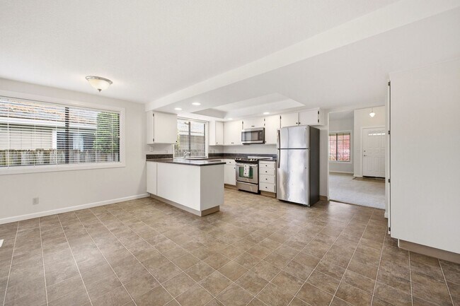 Building Photo - 17563 SW Granada Dr
