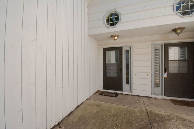 Building Photo - 4433/4435 13th Ave NW