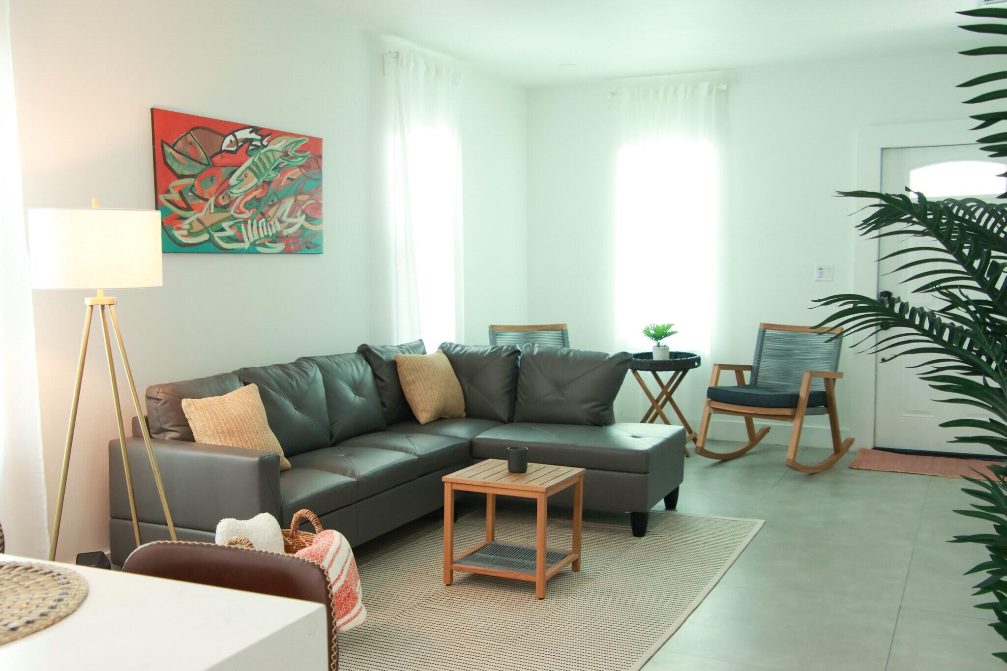 Building Photo - 920 SW 4th Ave