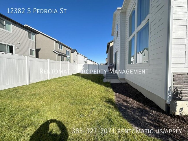 Building Photo - 12382 Pedroia St