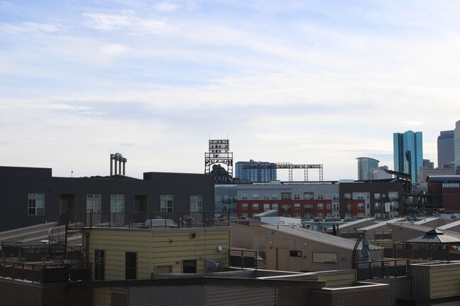 Building Photo - Full Service Executive Fully Furnished All Inclusive Architectural Penthouse Loft Downtown Denver