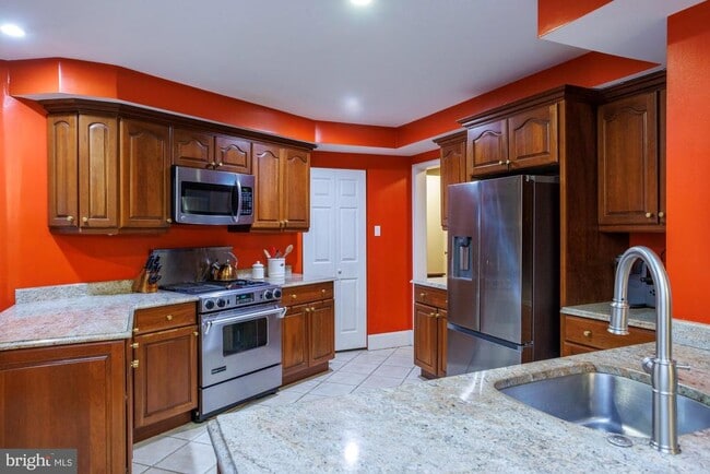 Building Photo - 1901 Walnut St