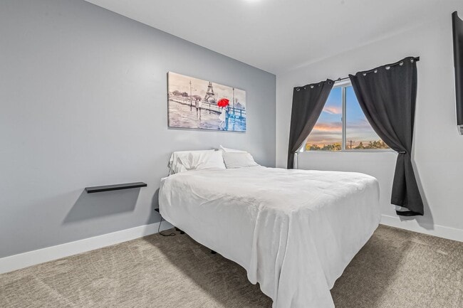 Building Photo - Boise Bench 3bd/2bd Townhome with VIEWS of...