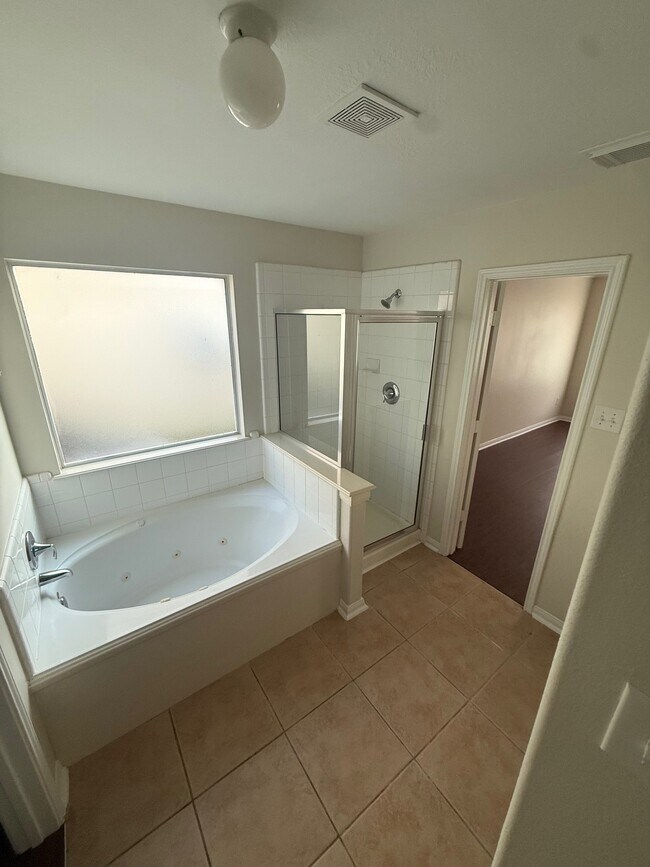 Building Photo - 6023 Barany Ct