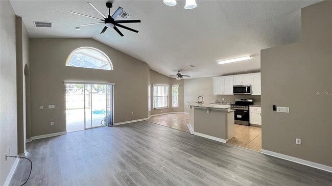 Building Photo - 4599 Cumbrian Lakes Dr