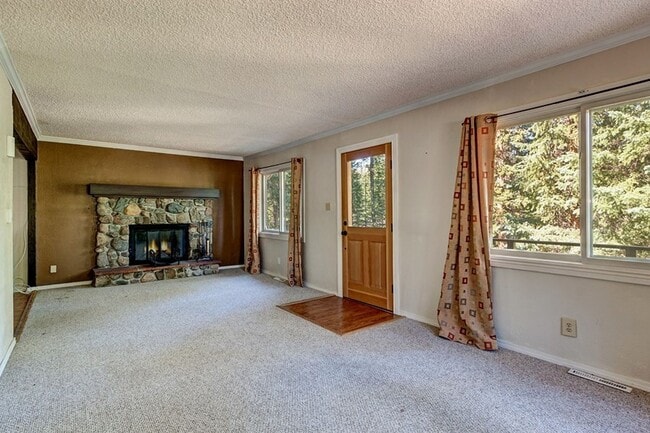 Building Photo - Cabin in the woods!  Blue River