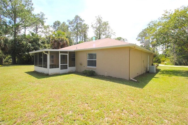 Building Photo - Roomy 3 Bed 2 Bath Screened Lanai Home for Rent in Pine Lakes