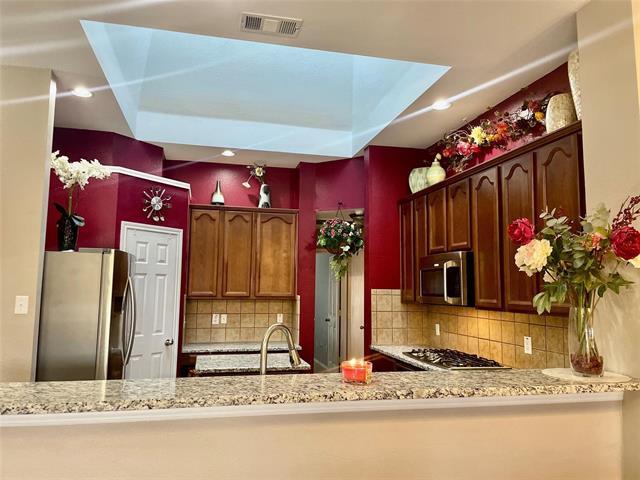 Building Photo - 3210 W Glenwood Dr