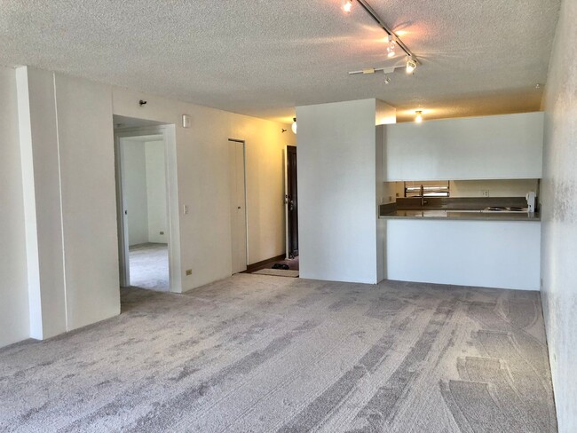 Building Photo - Park at Pearlridge! 2 bdrm, 2 bath, covere...