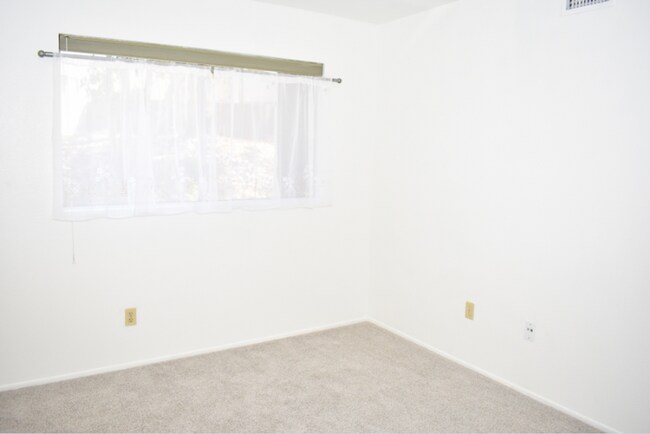 Building Photo - Spacious 2-Bed, 2-Bath Apartment North Park