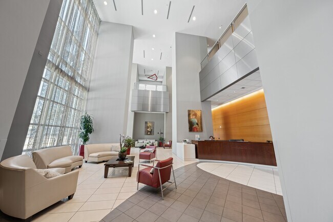 Building Photo - 300 S Biscayne Blvd