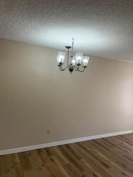 Building Photo - 6650 Amherst St