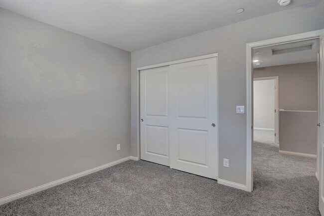 Building Photo - 2021 SINGLE FAMILY HOME IN GATED COMMUNITY