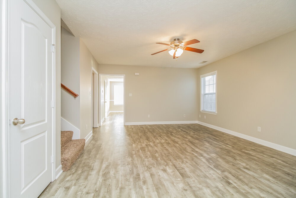 Building Photo - 1625 Beaconcrest Cir