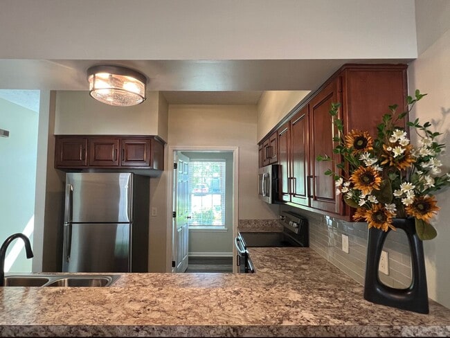 Building Photo - 514 N 2nd St