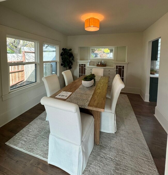 Building Photo - 5020 Golden Gate Ave