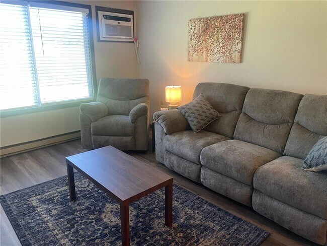 Building Photo - 812 Hills Ave