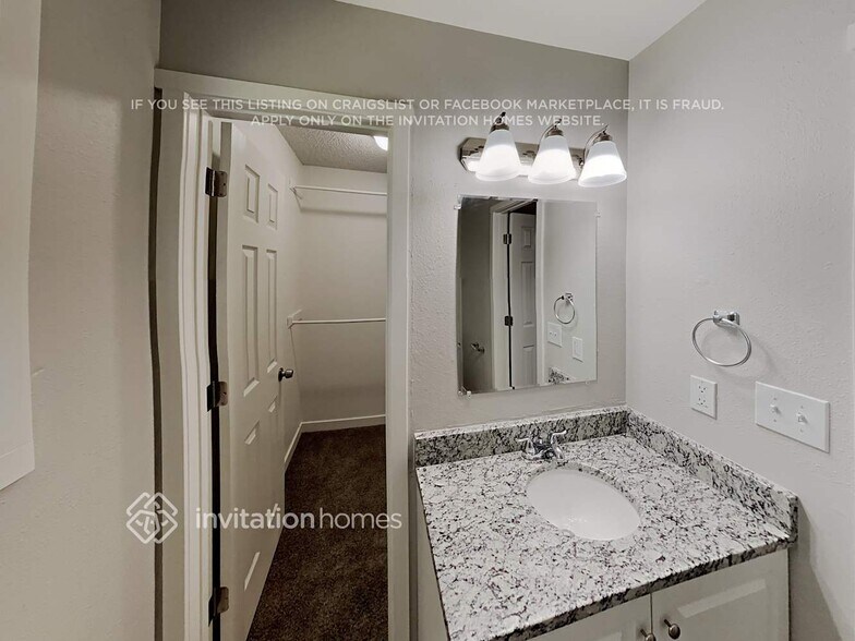 Building Photo - 5718 W 17th St