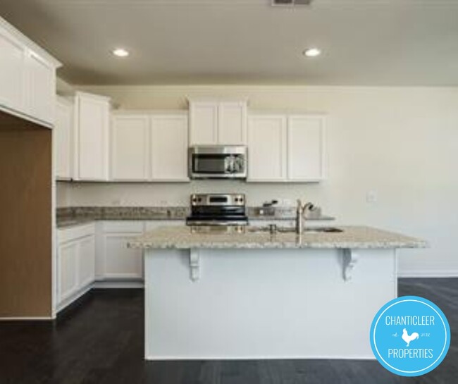 Building Photo - 5830 Crestlawn Ct