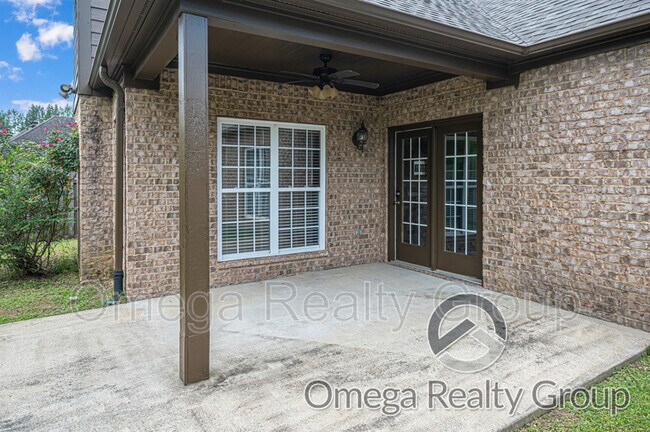 Building Photo - 252 Chesser Park Dr