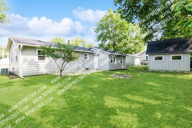 Building Photo - 1533 Ridgewood Ave
