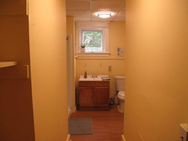 bath 3 - 409 Dryden Rd