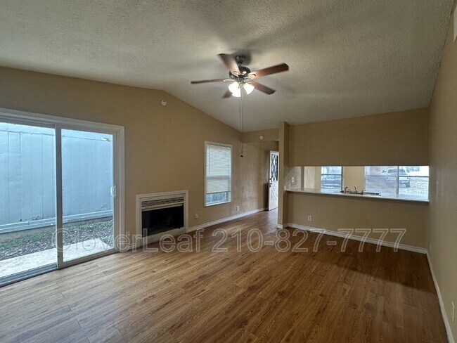 Building Photo - 4012 Sunrise Creek Dr