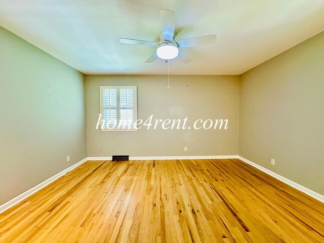 Building Photo - 11131 Wornall Rd