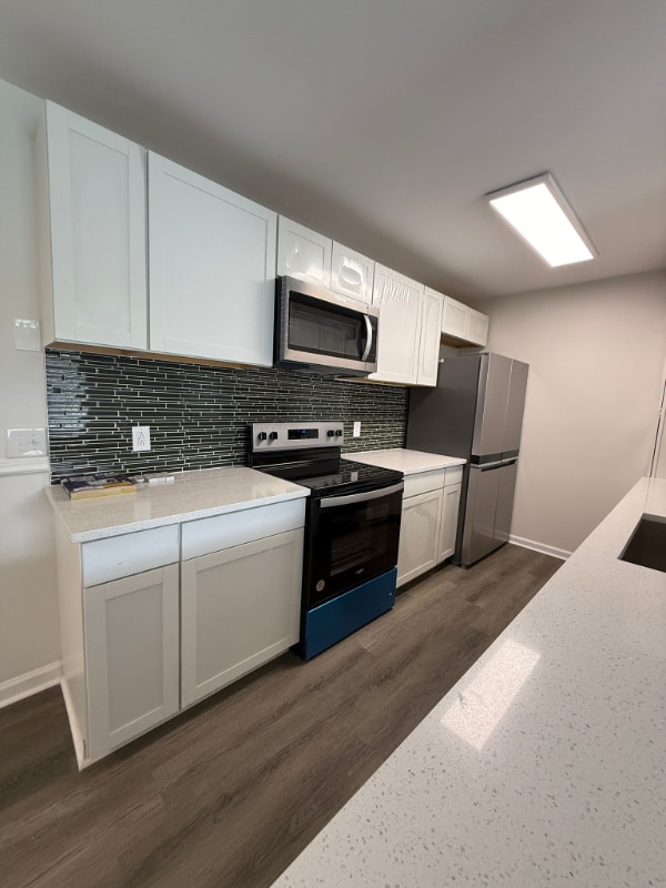 Building Photo - 2257 Essex Dr