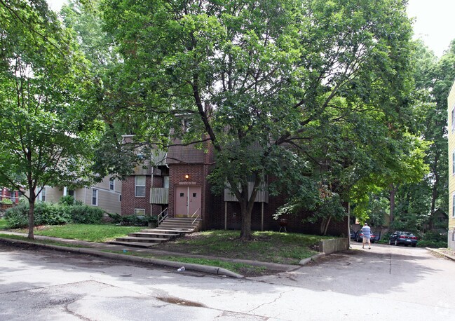 Building Photo - 1107 W 40th St