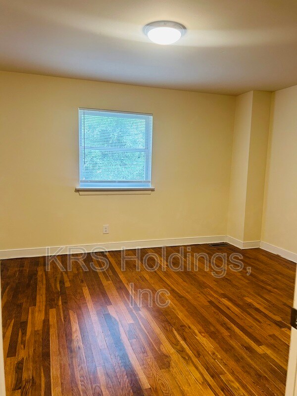 Building Photo - 5238 Goolsby Ct