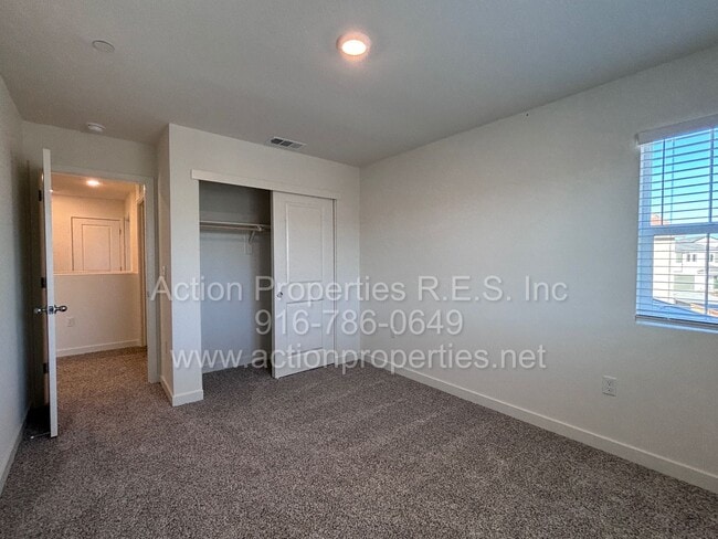 Building Photo - Amoruso Ranch Roseville: Brand new Solar DR Horton 4 Bedroom 2.5 Bath, Open Floor Plan,