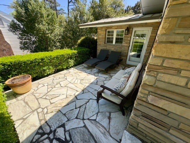 Building Photo - Single Family beauty in Greenville Sound