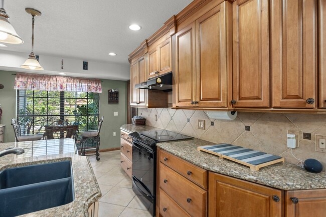 Building Photo - 1341 S Ridge Lake Cir
