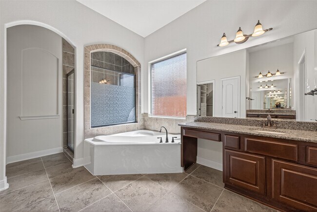 Building Photo - 17311 Quiet Shores Dr