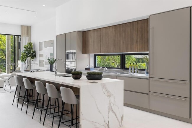 Building Photo - 92 SW 28th Rd