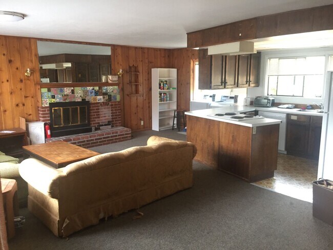 Building Photo - Lewis & Clark Law School International Students ONLY