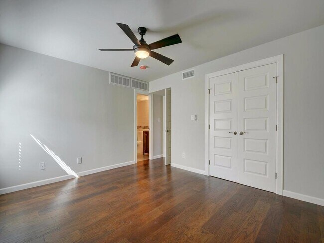 Building Photo - 3110 Red River St