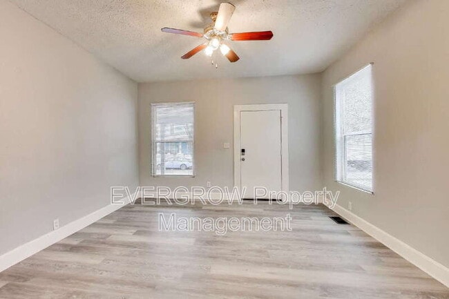 Building Photo - 415 N Oxford St